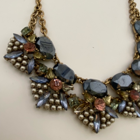 Beautiful Costume Jewelry- Necklace & Earrings - Picture 6 of 9